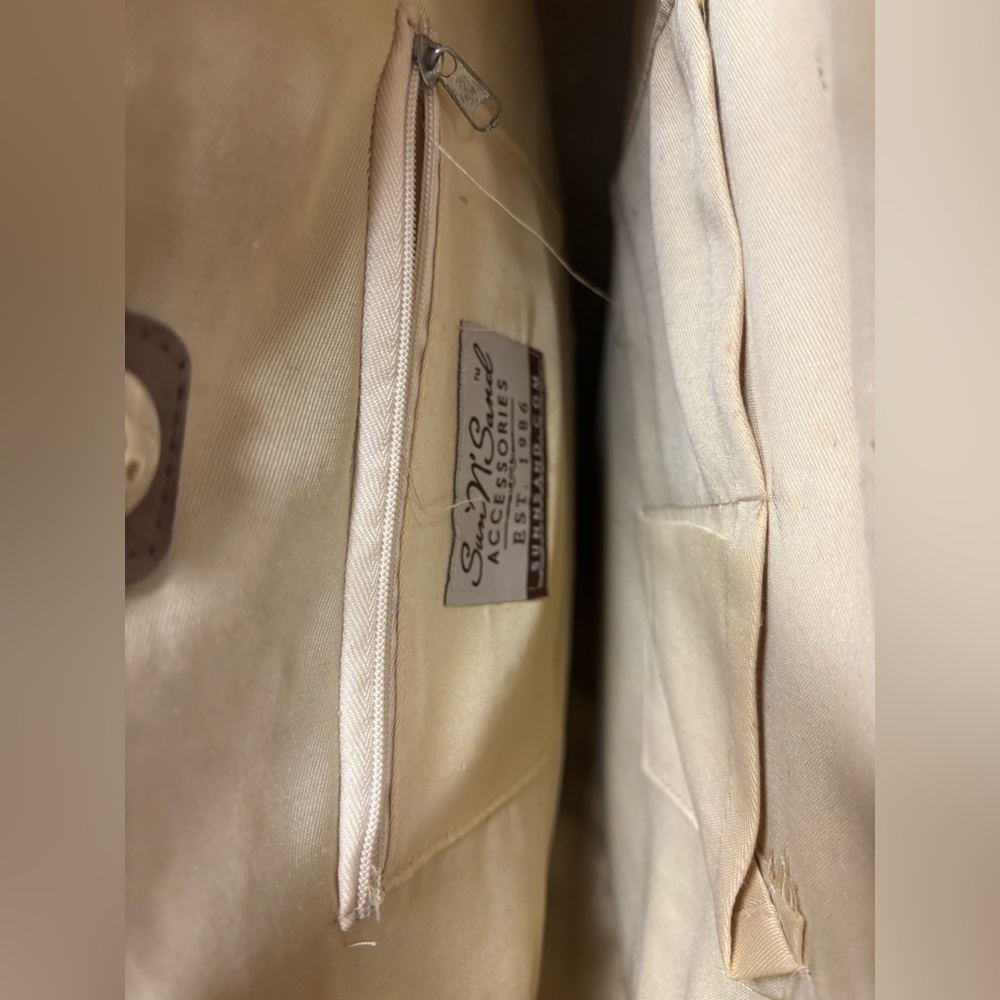 Sun ‘N’ Sand straw bag with silver glitter circles - Picture 6 of 11
